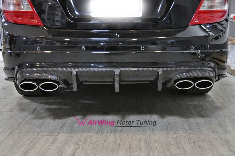 W204 - AirWing Big Fin style Carbon Rear Diffuser 03